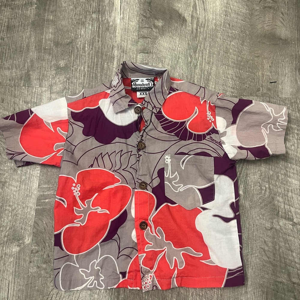 Manuhealii Keiki Button Up shirt